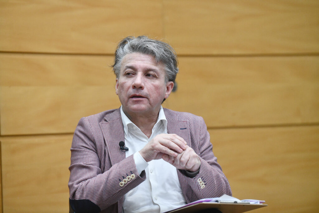 Aldo Mascareño: “No creo que el Presidente haya tenido un giro socialdemócrata y menos el Frente Amplio”