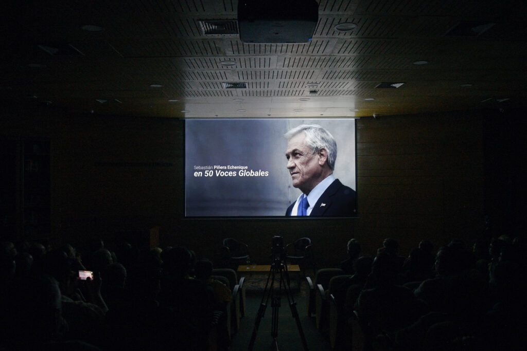 «Sebastián Piñera en 50 voces globales. Conversación con Jesse Norman»